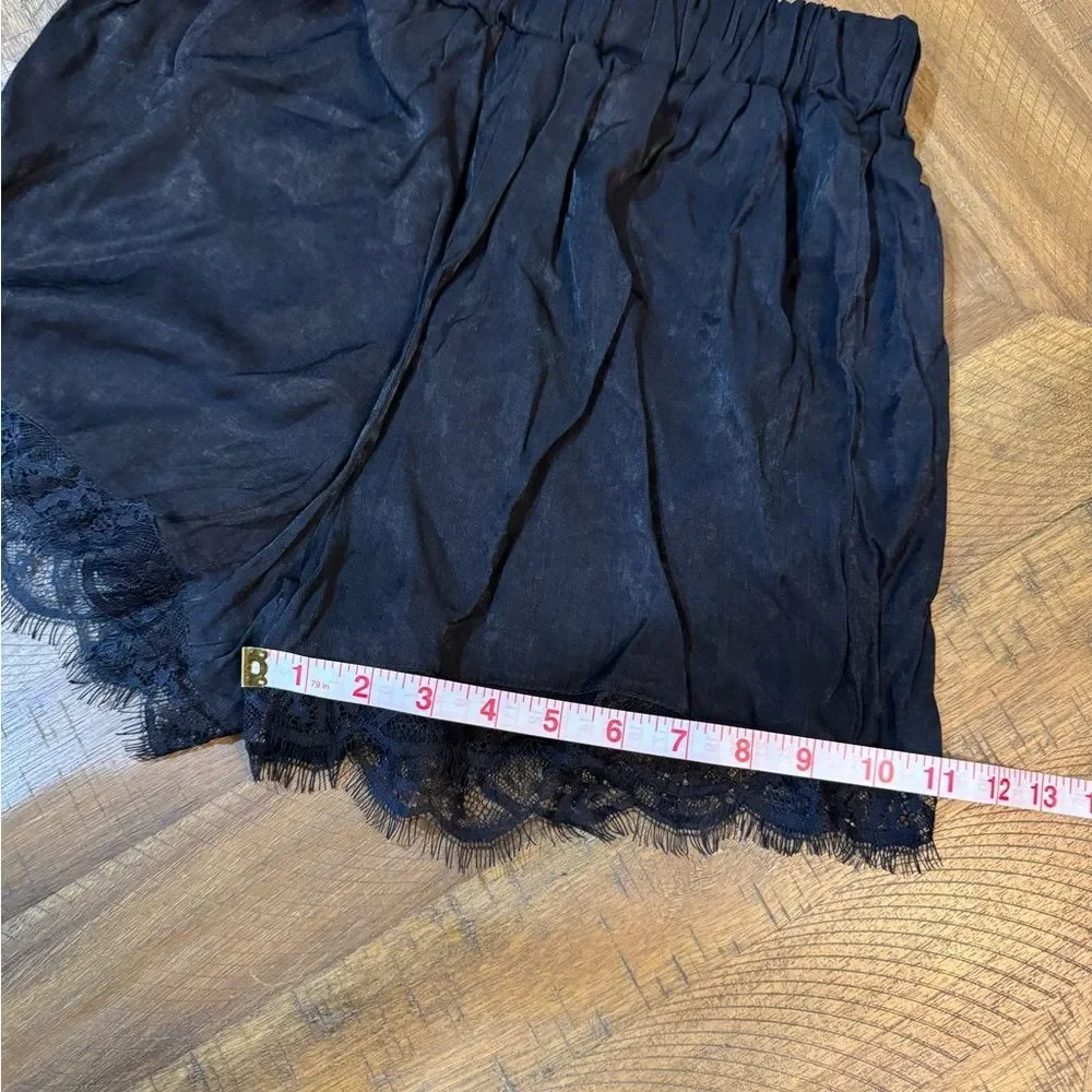 SHEIN Elegant Black Fabric Shorts with Lace Trim - Picture 9 of 10